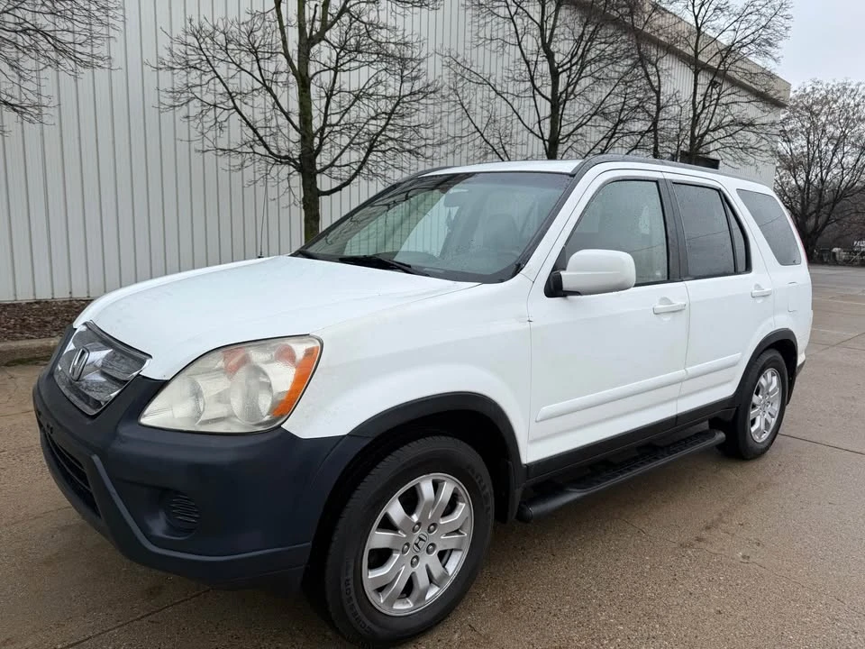 2005 Honda CR-V 2nd Gen - Image 2 of 20