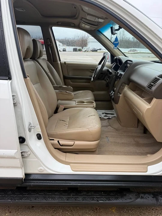 2005 Honda CR-V 2nd Gen - Image 17 of 20