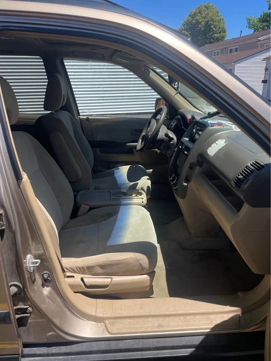 2005 Honda CR-V 2nd Gen - Image 3 of 7