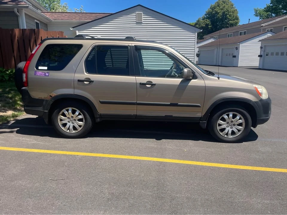 2005 Honda CR-V 2nd Gen - Image 4 of 7