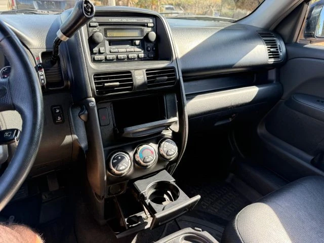 2005 Honda CR-V 2nd Gen - Image 13 of 21
