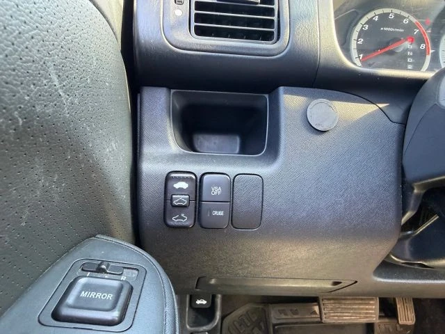 2005 Honda CR-V 2nd Gen - Image 16 of 21