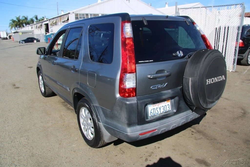 2005 Honda CR-V 2nd Gen - Image 6 of 21