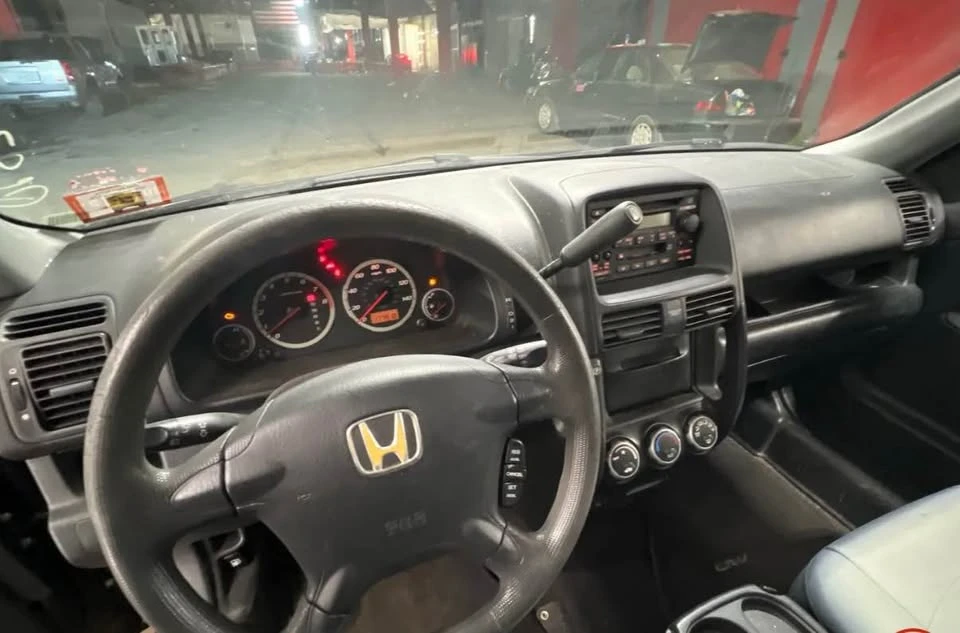 2005 Honda CR-V 2nd Gen - Image 8 of 9
