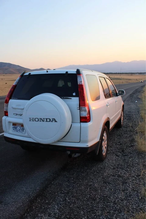 2005 Honda CR-V 2nd Gen - Image 3 of 8