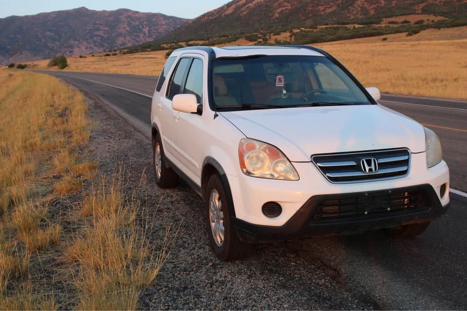 2005 Honda CR-V 2nd Gen - Image 2 of 8