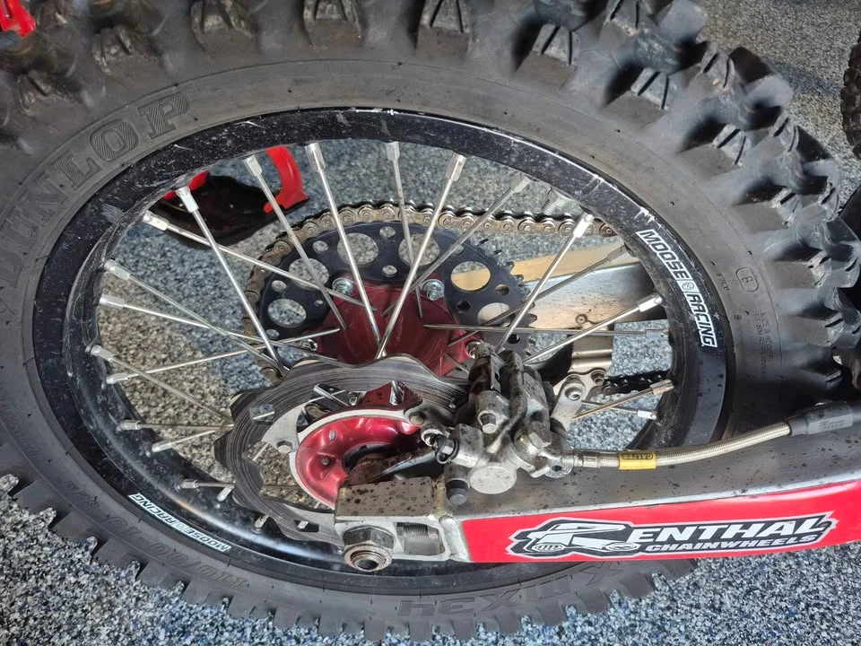 2005 Honda CR - Image 10 of 11