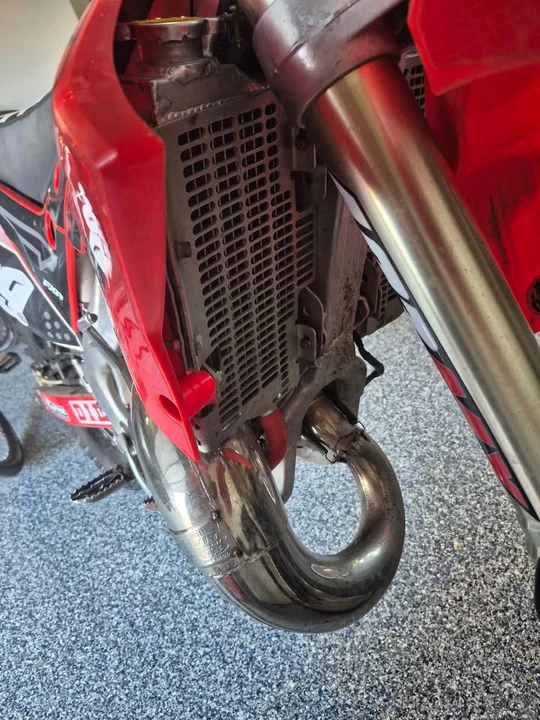 2005 Honda CR - Image 7 of 11