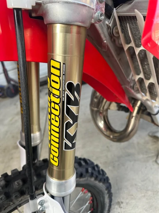 2005 Honda CR - Image 3 of 9