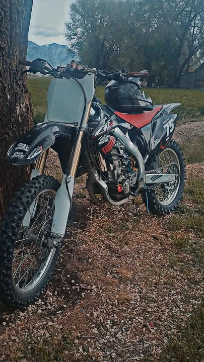 2005 Honda CRF - Image 2 of 2