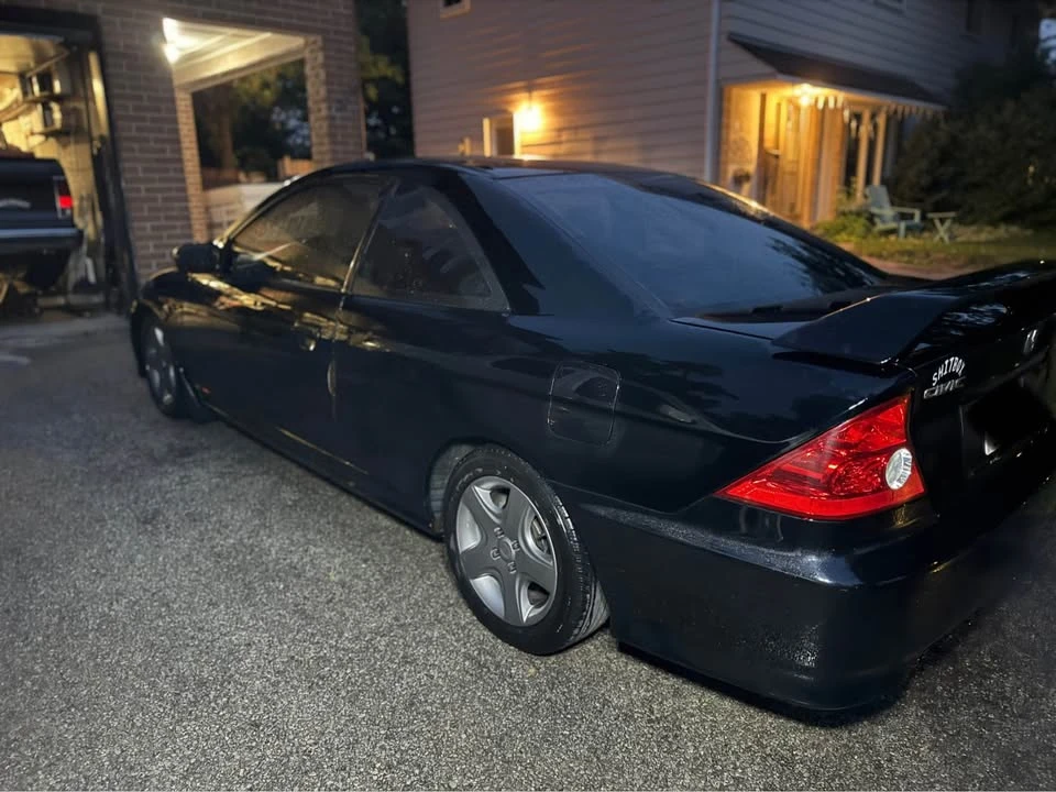 2005 Honda Civic 7th Gen - Image 2 of 3