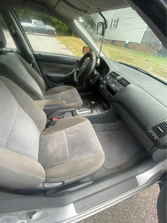 2005 Honda Civic 7th Gen - Image 4 of 8