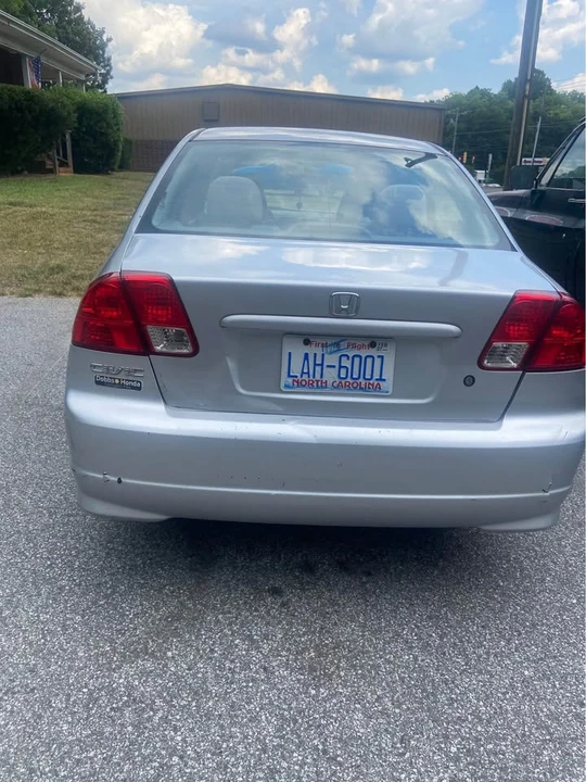 2005 Honda Civic 7th Gen - Image 3 of 8