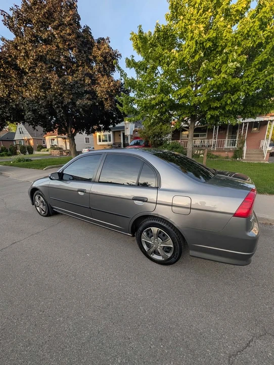 2005 Honda Civic 7th Gen - Image 14 of 18