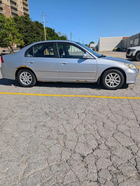 2005 Honda Civic 7th Gen - Image 3 of 7
