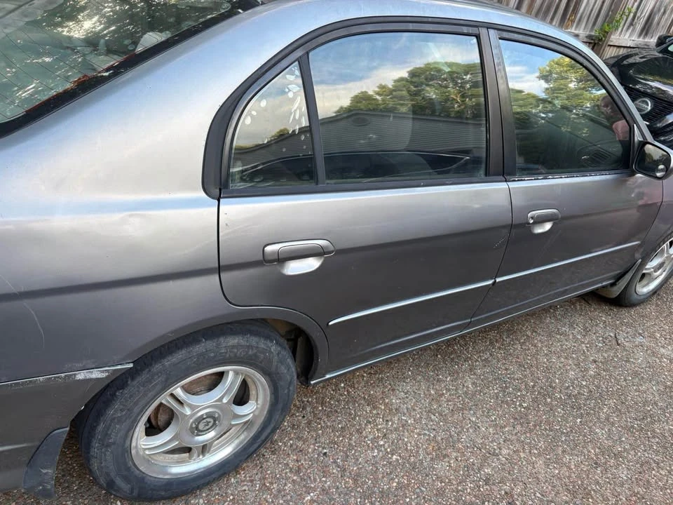 2005 Honda Civic 7th Gen - Image 2 of 6