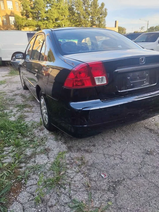 2005 Honda Civic 7th Gen - Image 2 of 8