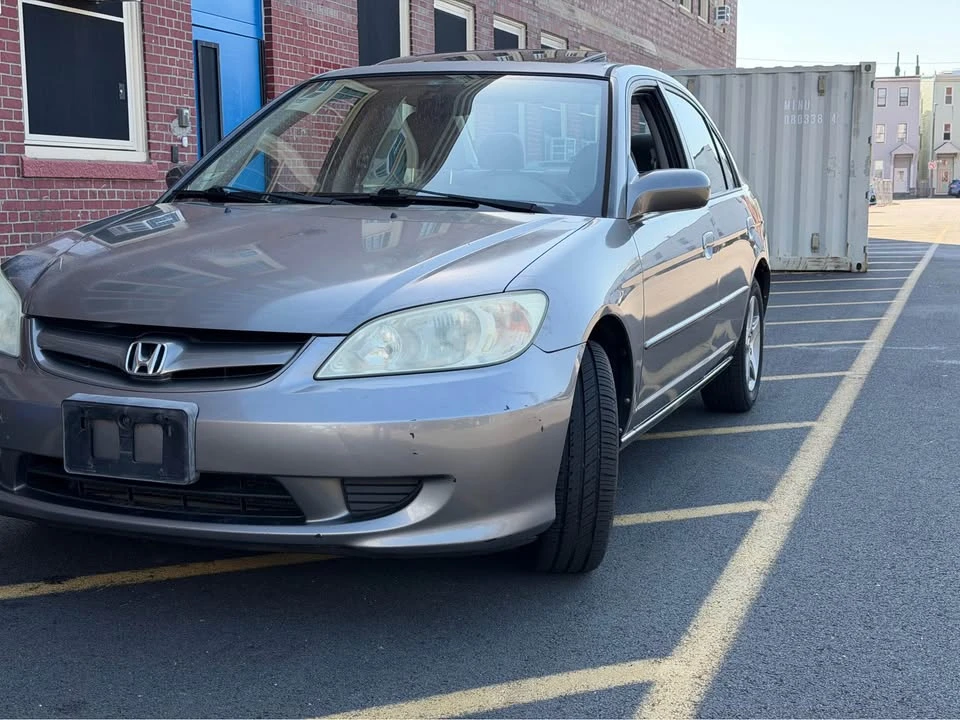 2005 Honda Civic 7th Gen - Image 2 of 13