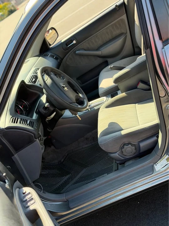 2005 Honda Civic 7th Gen - Image 10 of 13