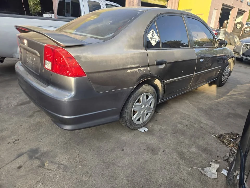 2005 Honda Civic 7th Gen - Image 4 of 7