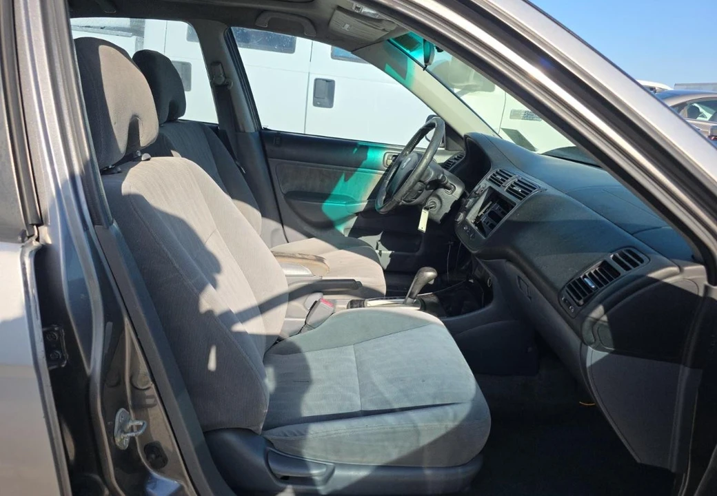 2005 Honda Civic 7th Gen - Image 9 of 12