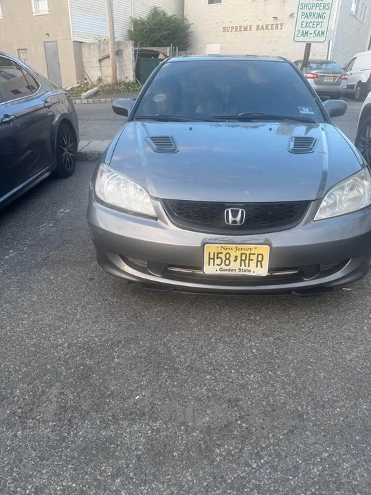 2005 Honda Civic 7th Gen - Image 2 of 5