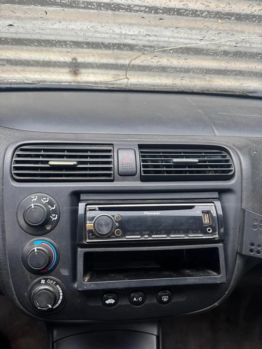 2005 Honda Civic 7th Gen - Image 10 of 14
