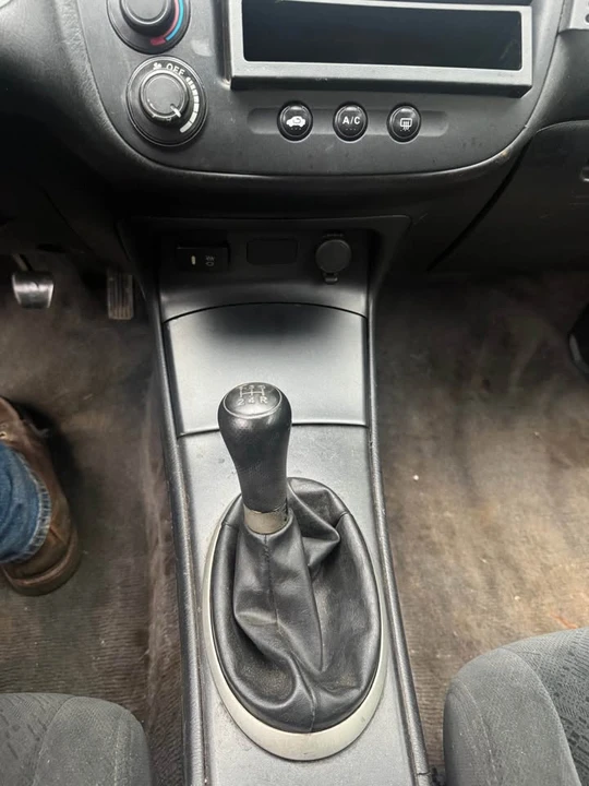 2005 Honda Civic 7th Gen - Image 8 of 14