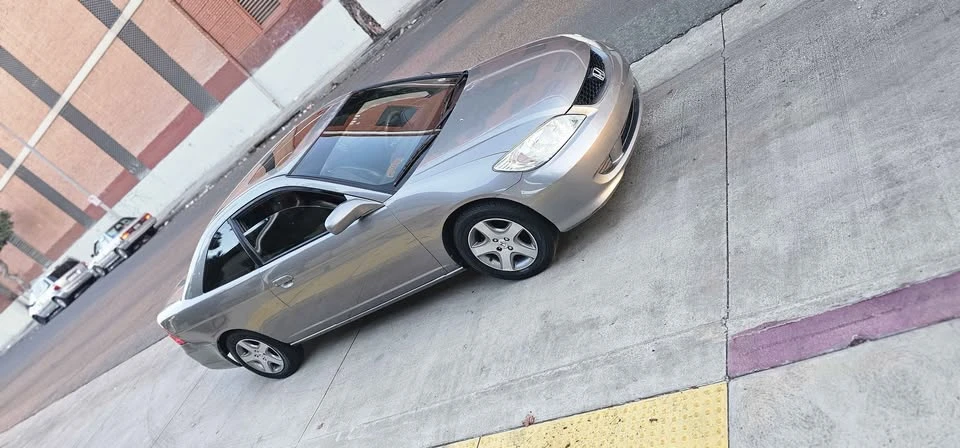 2005 Honda Civic 7th Gen - Image 2 of 20