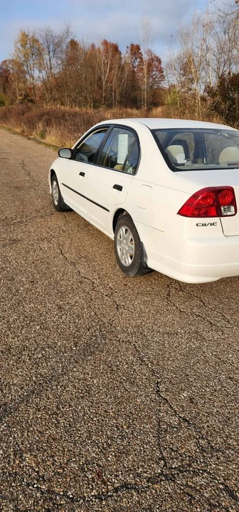 2005 Honda Civic 7th Gen - Image 4 of 7