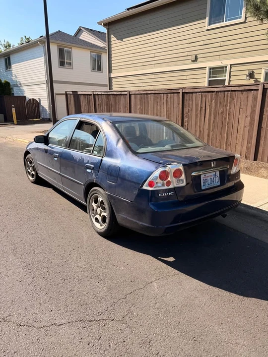 2005 Honda Civic 7th Gen - Image 2 of 4