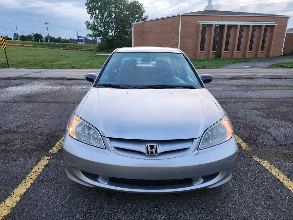 2005 Honda Civic 7th Gen - Image 5 of 15