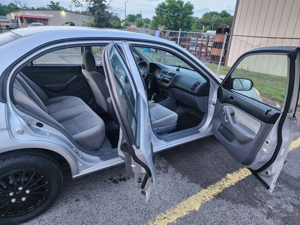 2005 Honda Civic 7th Gen - Image 12 of 15