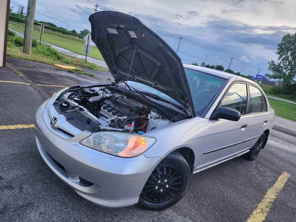2005 Honda Civic 7th Gen - Image 2 of 15