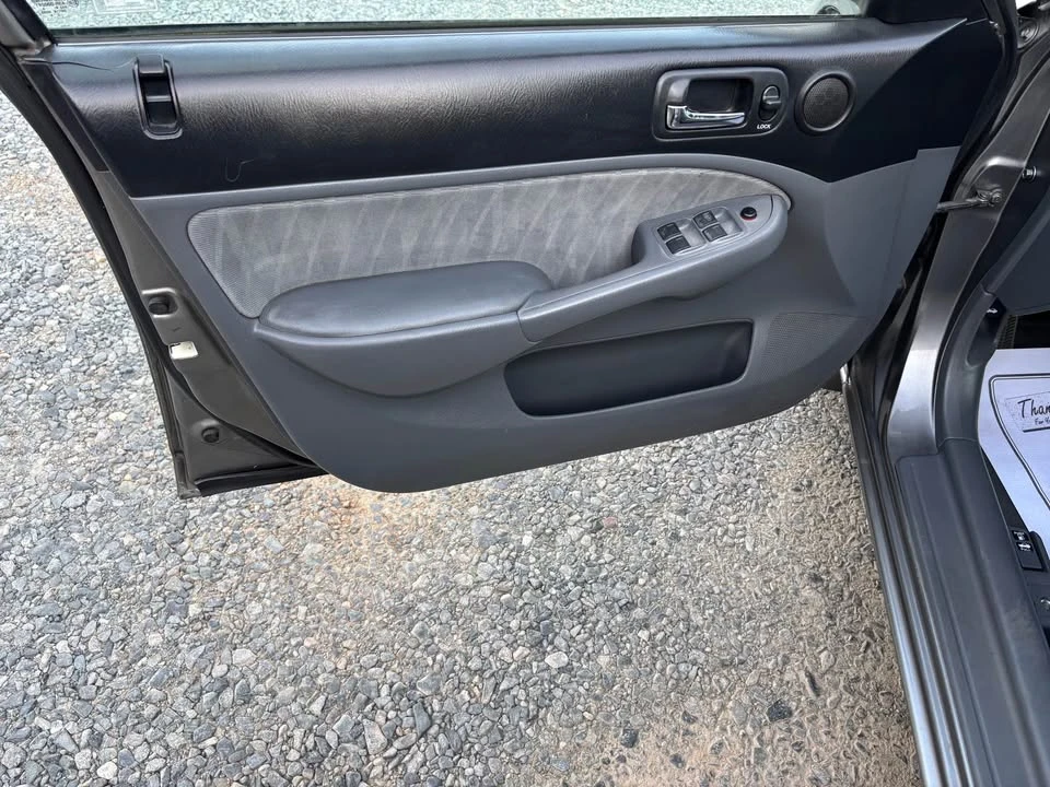 2005 Honda Civic 7th Gen - Image 8 of 18