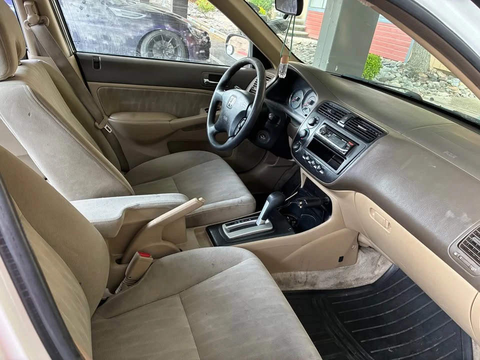 2005 Honda Civic 7th Gen - Image 2 of 3