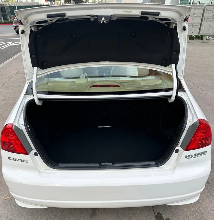 2005 Honda Civic 7th Gen - Image 9 of 16
