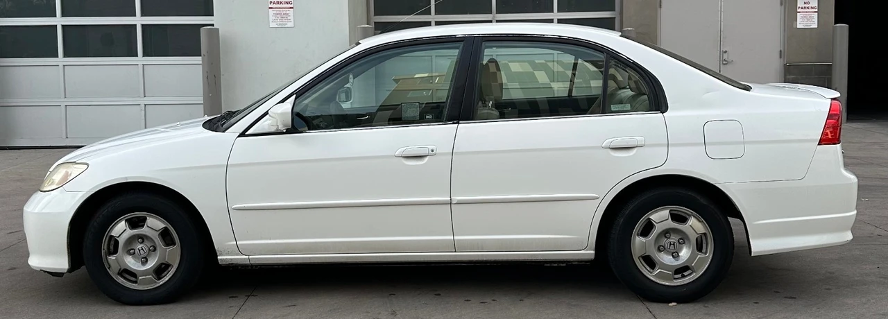 2005 Honda Civic 7th Gen - Image 2 of 16