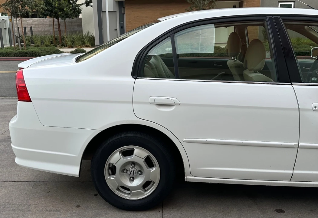 2005 Honda Civic 7th Gen - Image 7 of 16