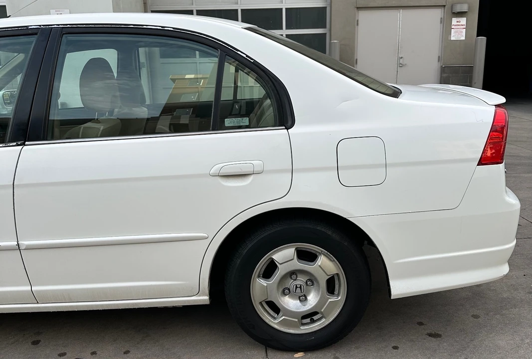 2005 Honda Civic 7th Gen - Image 4 of 16