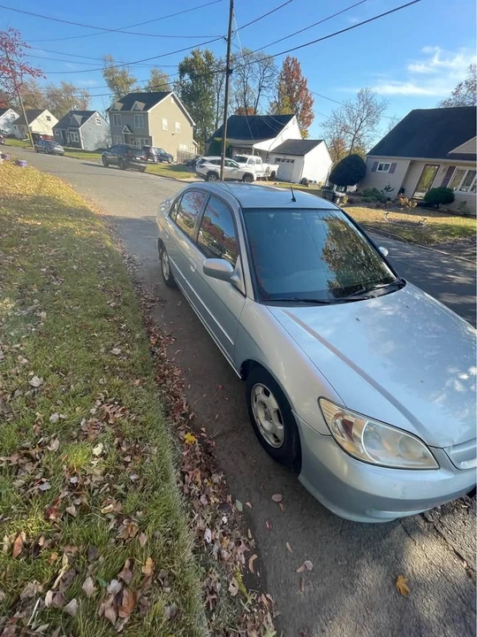 2005 Honda Civic 7th Gen - Image 2 of 9