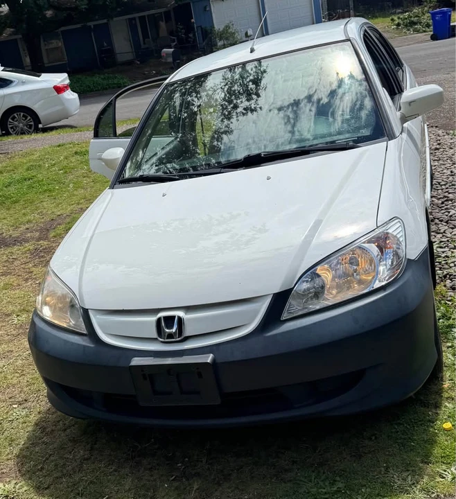 2005 Honda Civic 7th Gen - Image 2 of 7