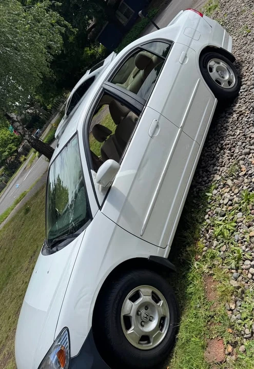 2005 Honda Civic 7th Gen - Image 3 of 7