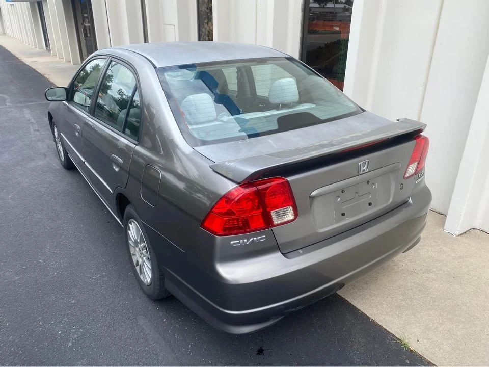 2005 Honda Civic 7th Gen - Image 9 of 16