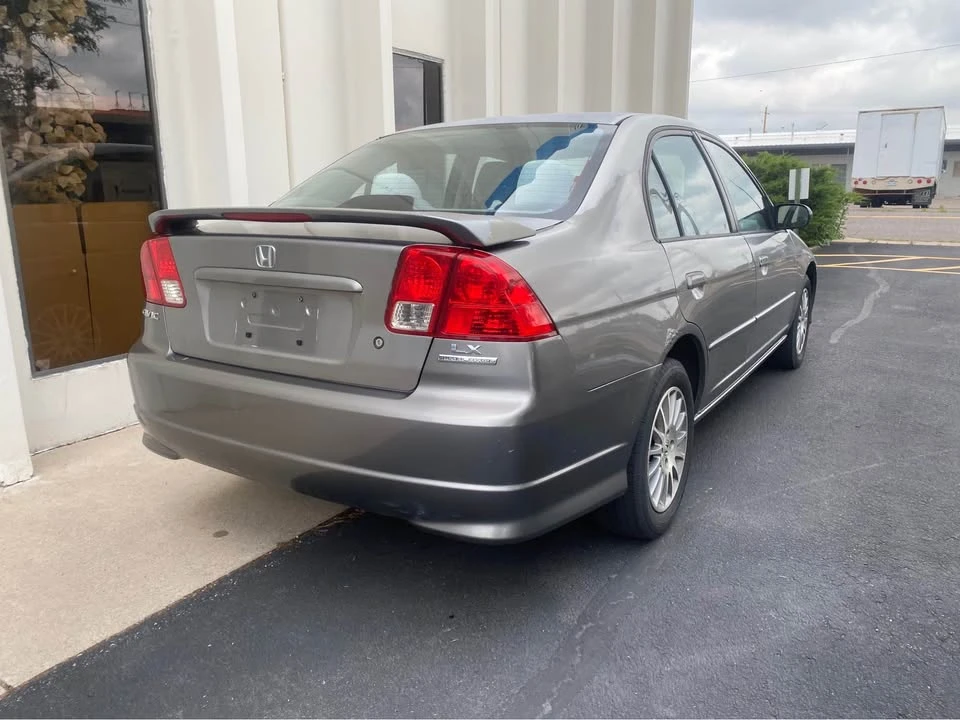 2005 Honda Civic 7th Gen - Image 8 of 16
