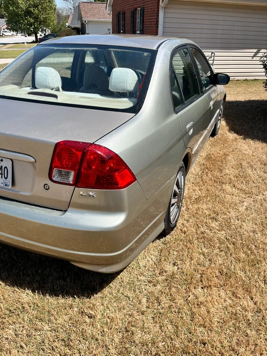 2005 Honda Civic 7th Gen - Image 3 of 10