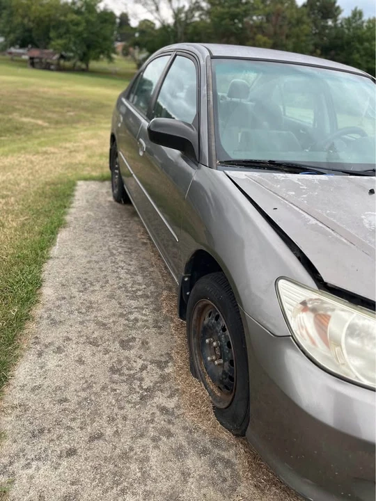 2005 Honda Civic 7th Gen - Image 2 of 10