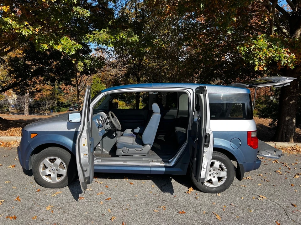 2005 Honda Element - Image 11 of 18
