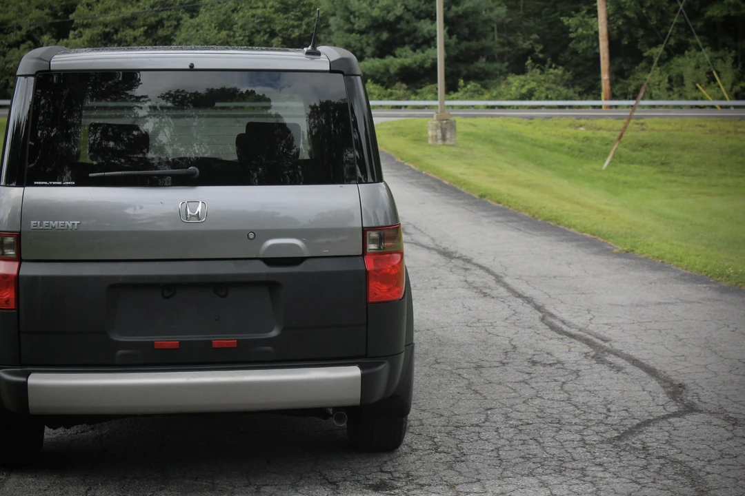 2005 Honda Element - Image 14 of 31