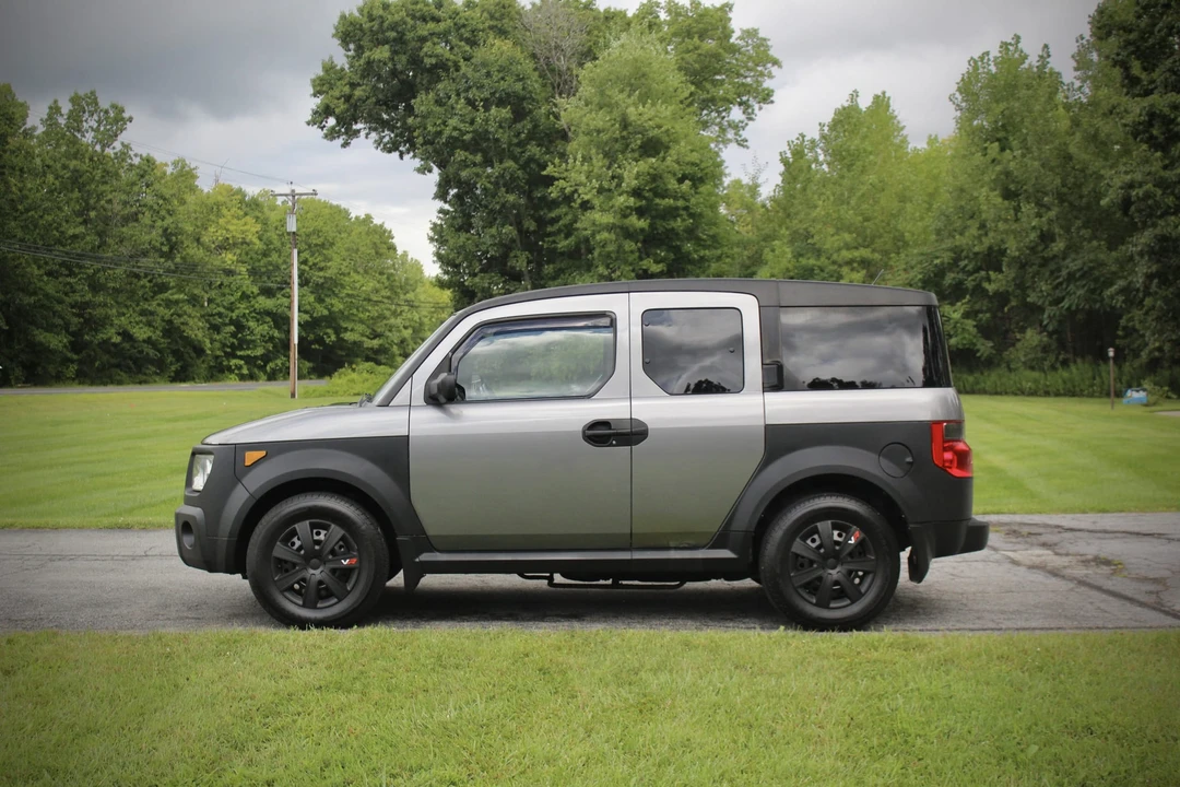 2005 Honda Element - Image 3 of 31